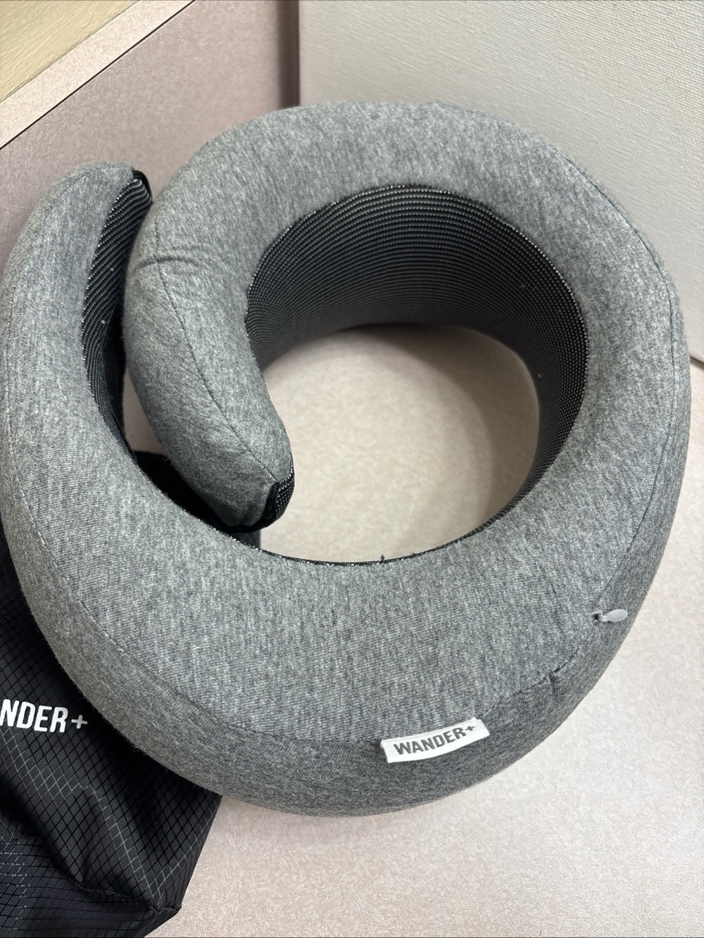 Wander+ Travel Neck Pillow Adjustable Support & Carry Pouch Memory Foam - Picture 4 of 4